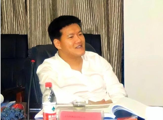 ！员工被逼“裸辞”老板被曝跑路有黑料曝光j9九游会俱乐部登录入口上海千亿集团暴雷(图6)
