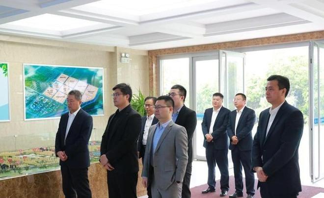 ！员工被逼“裸辞”老板被曝跑路有黑料曝光j9九游会俱乐部登录入口上海千亿集团暴雷(图9)