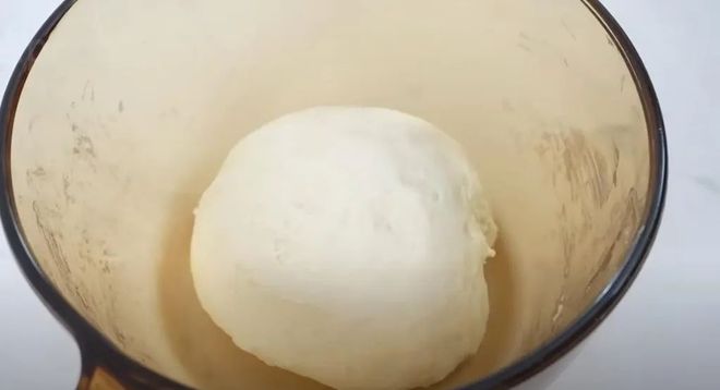 一下做出软乎乎的鲜奶面包j9国际站登录把面粉叠(图3)