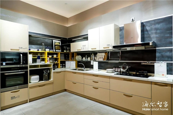 鸟上海体验中心是如何做到的？j9国际单店年入过亿！三翼(图2)